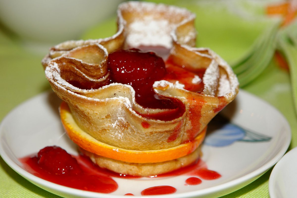 Корзинка из блинов