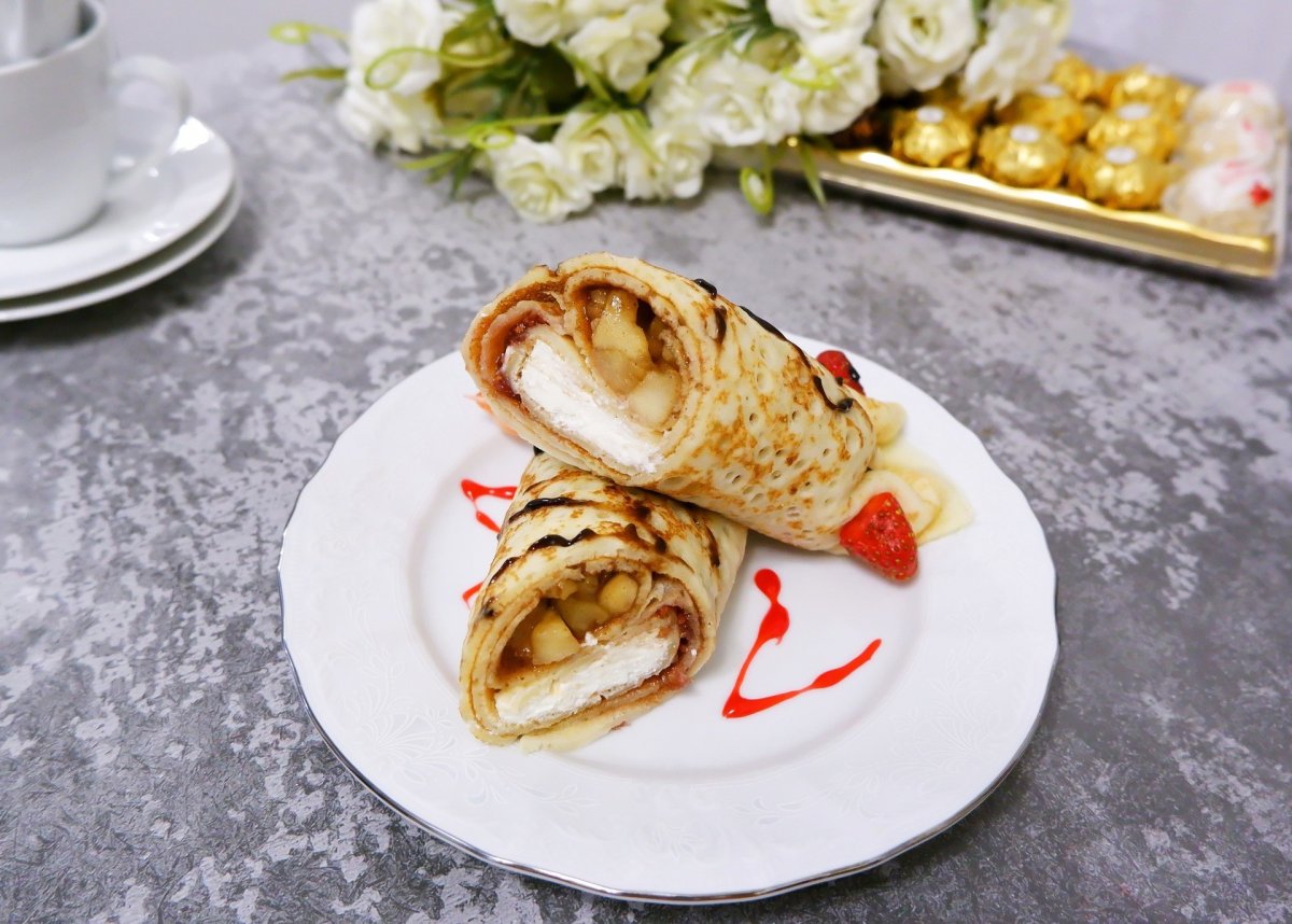 Красивая подача блинчиков с начинкой