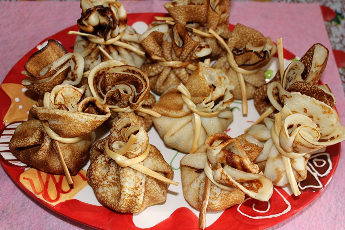 Украшения из блинов