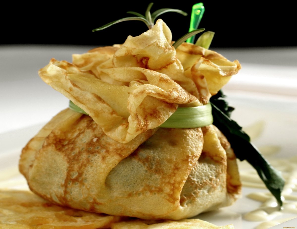 Блинные мешочки с курицей