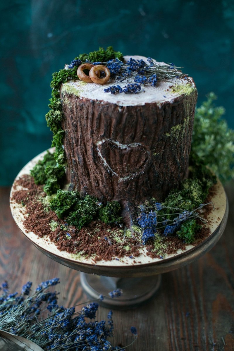 Пень из мастики