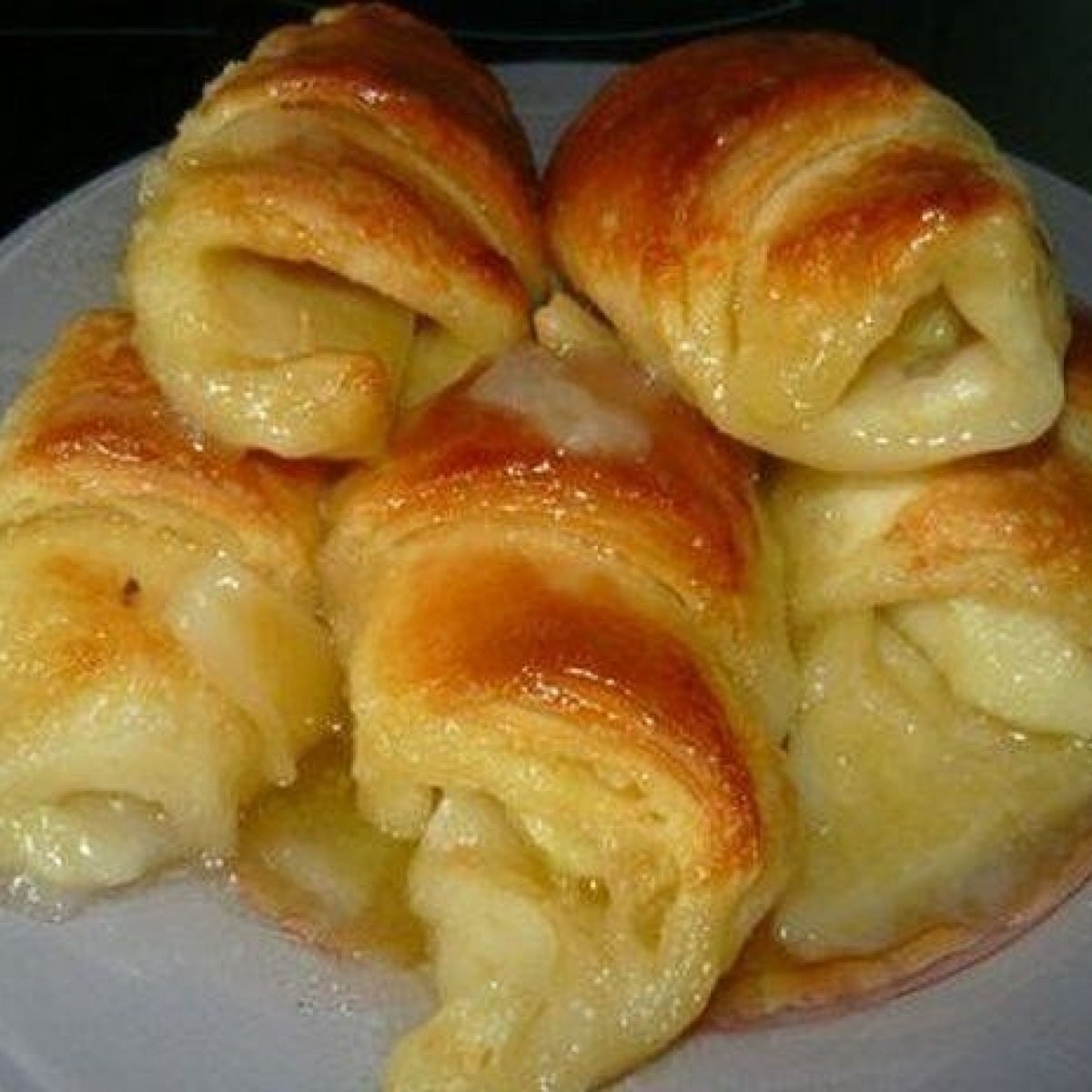 Слойки с яблоками