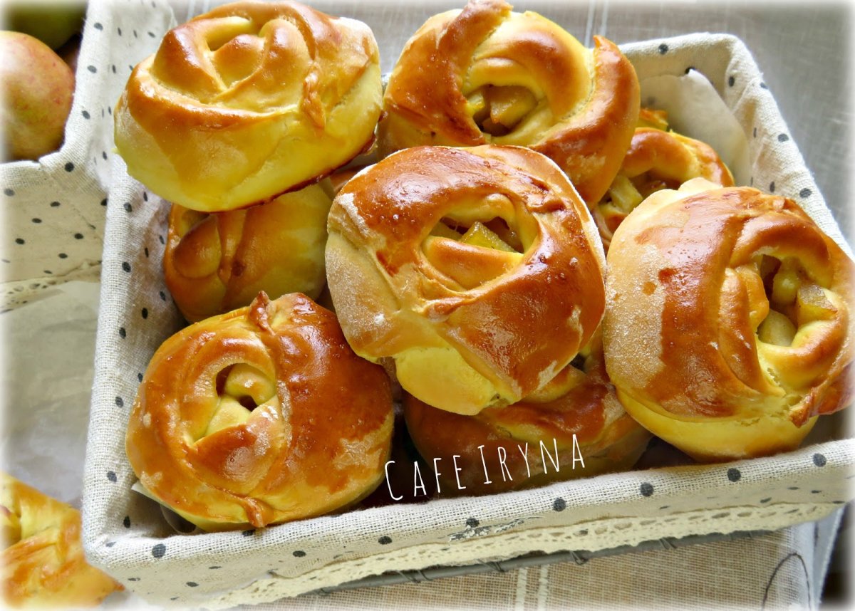 Красивые пирожки с яблоками