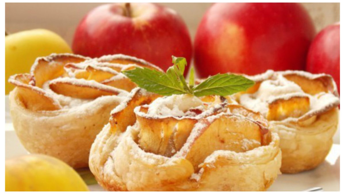 Выпечка из слоеного теста с яблоками