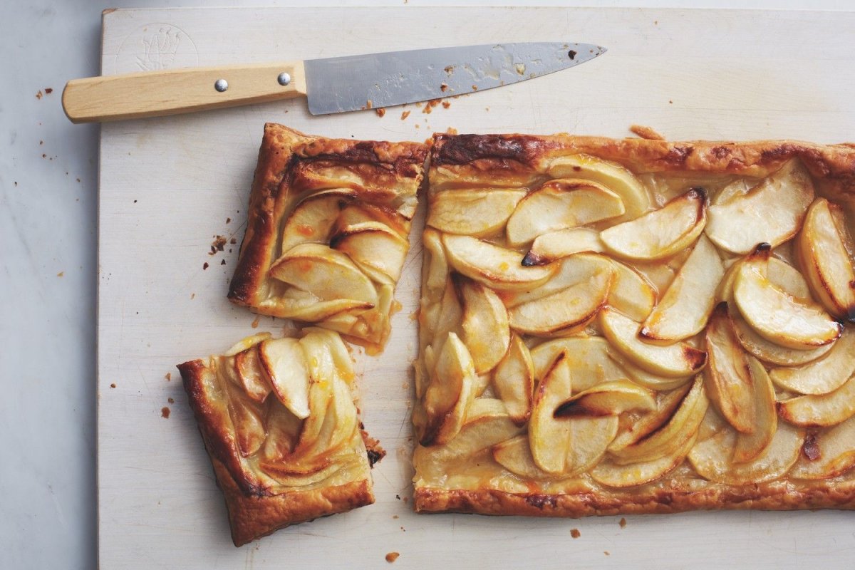 Пай из сдоенлгоьеста с яблоками
