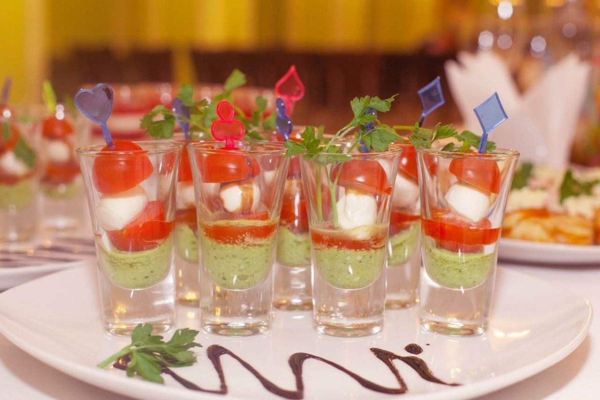 Закуски в стаканах