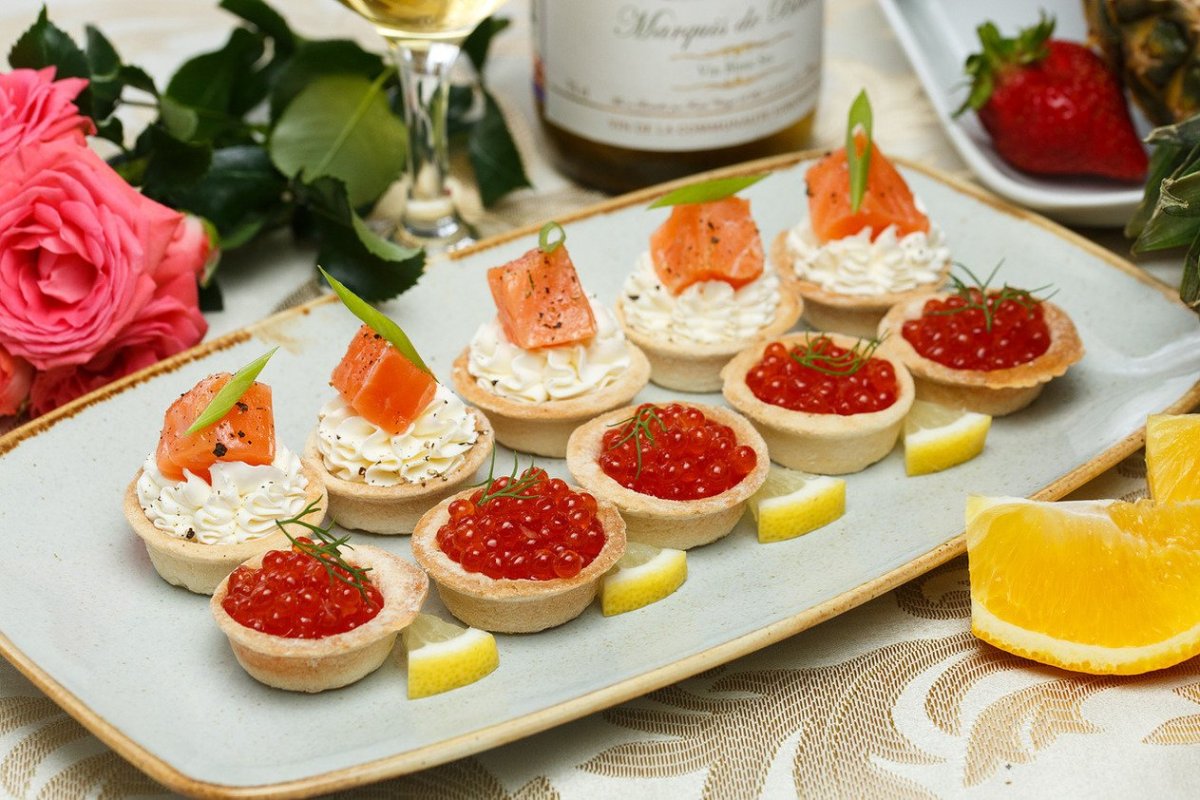 Какая закуска идет к коктейлю