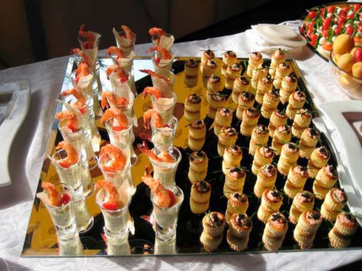 Необычные фуршетные столы