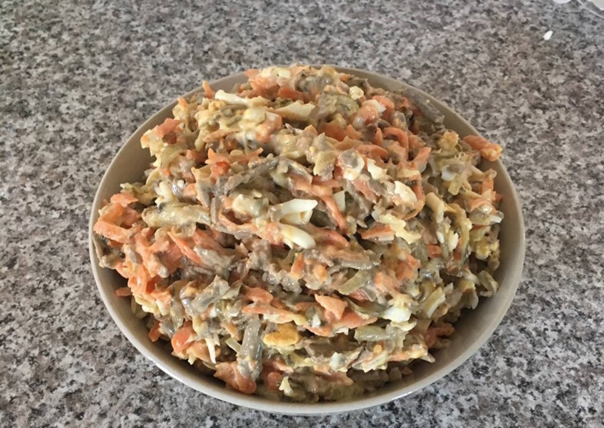 Салат с печенью морковью и луком