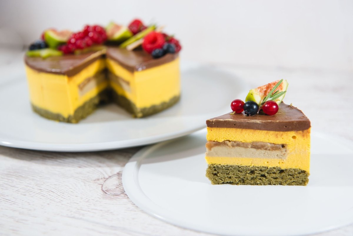 Бисквитный торт манго маракуйя