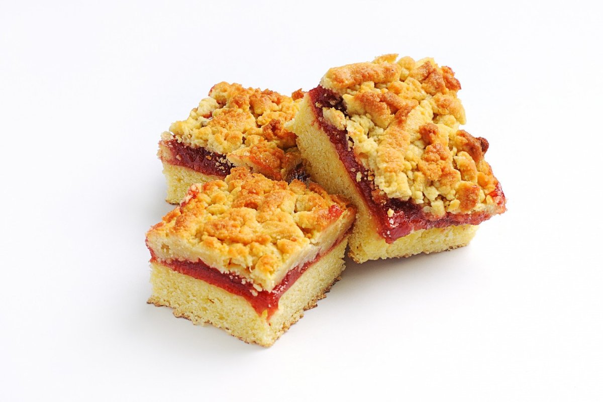 Пирожное песочное «полоска с повидлом»