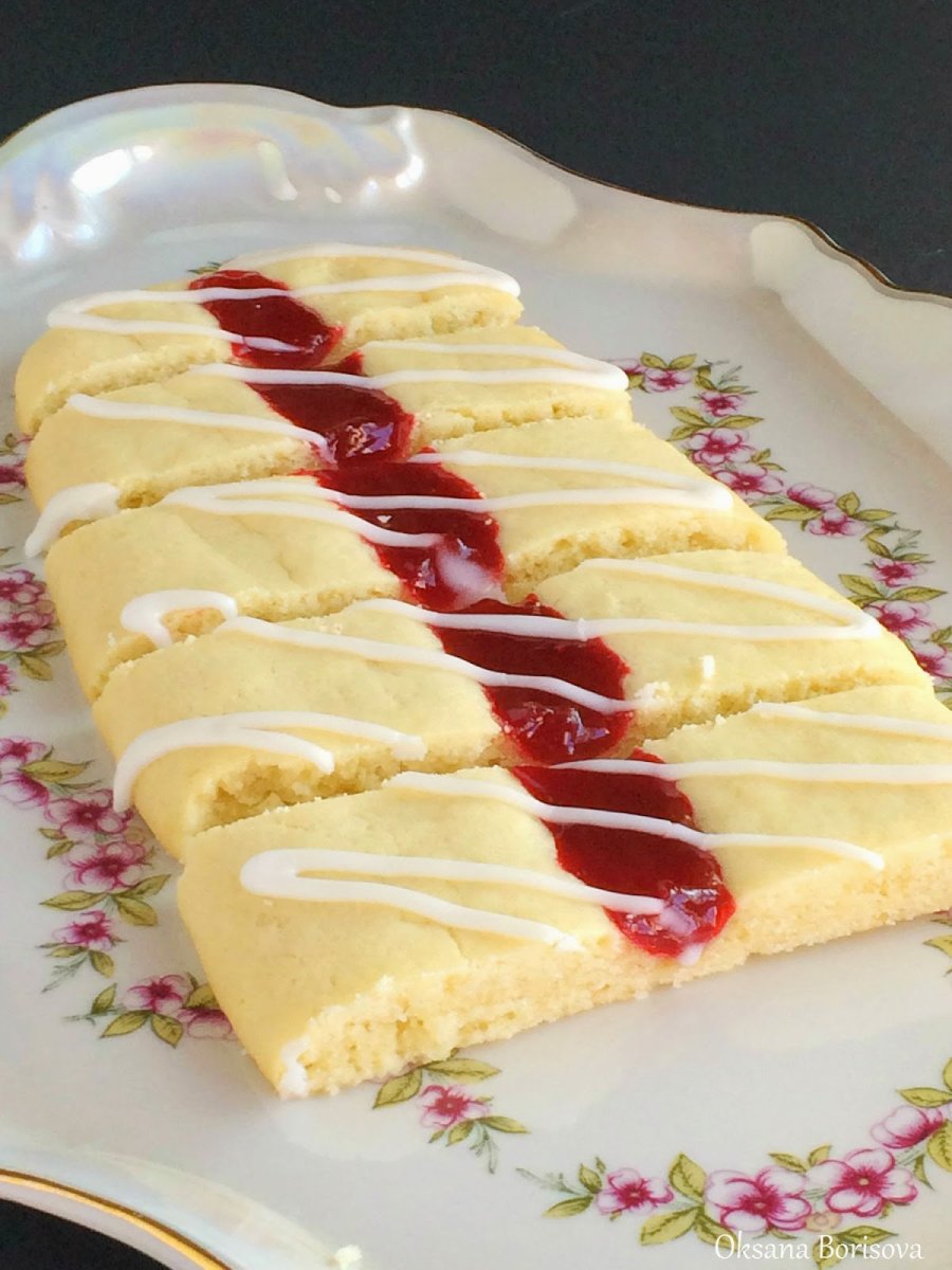 Пирожное песочное глазированное помадкой