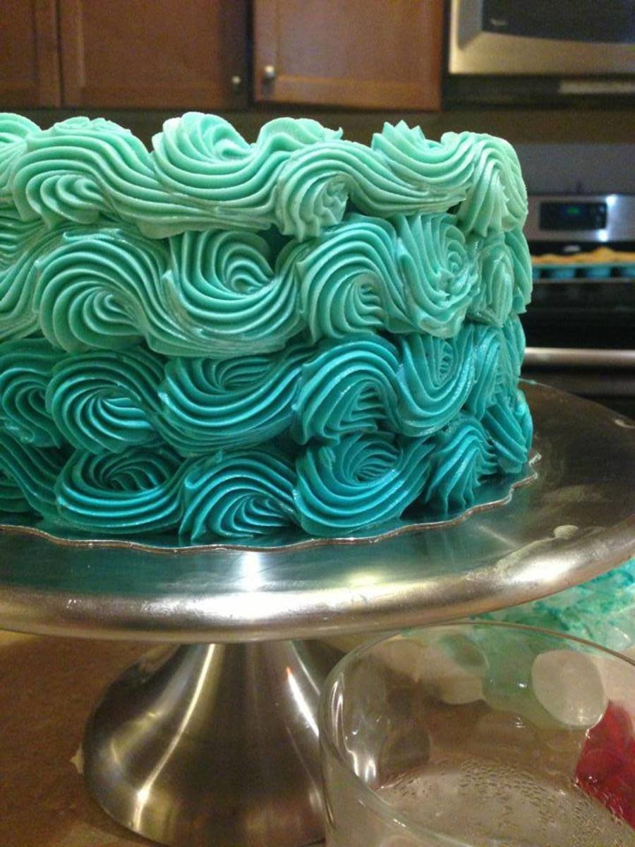 Нежный декор торта для тех, кто даже не умеет украшать.