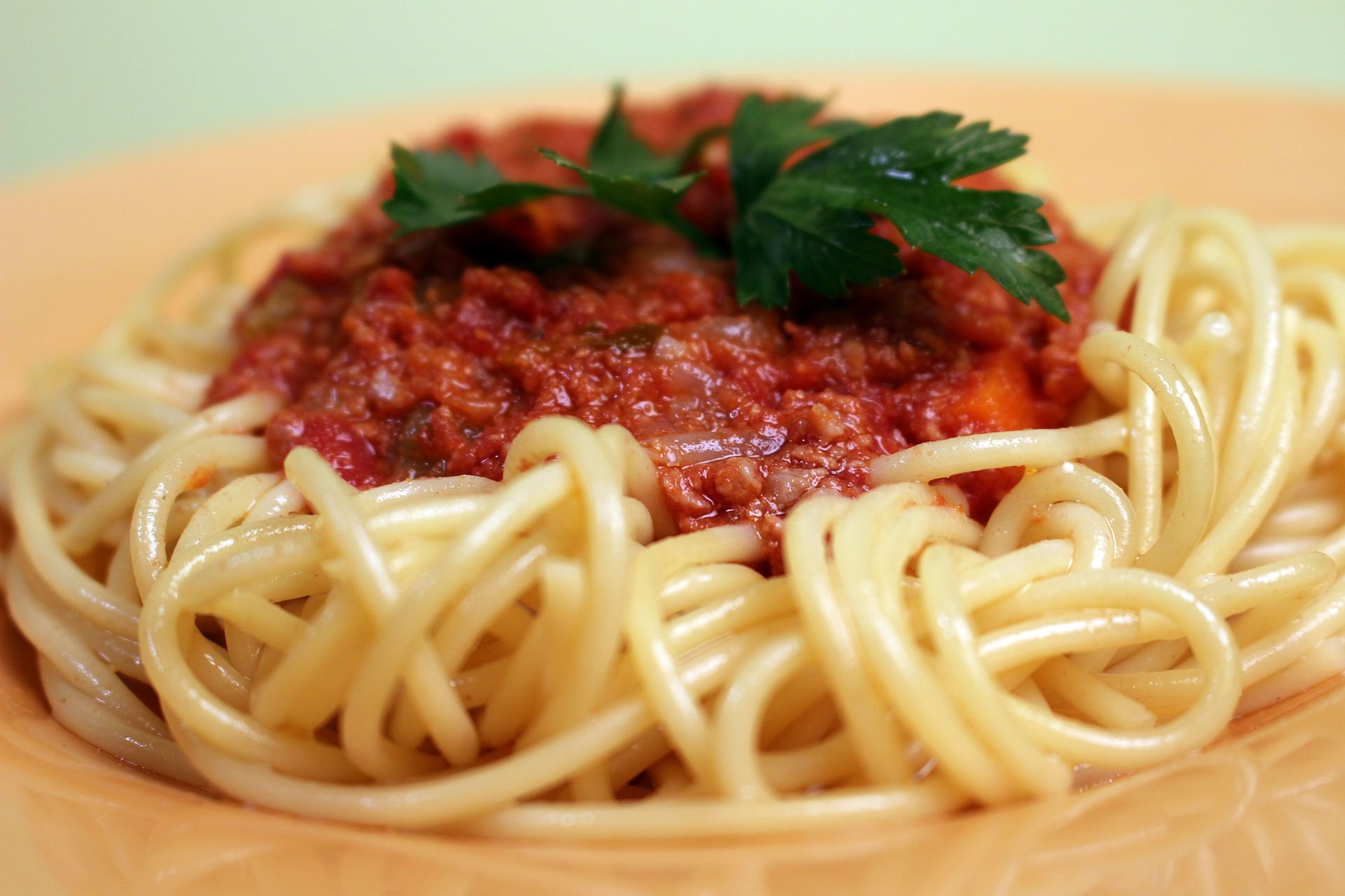 Спагетти болоньезе томатная паста. Паста неаполитано. Спагетти неаполитано. Томатная паста болоньезе. Соус для макарон.