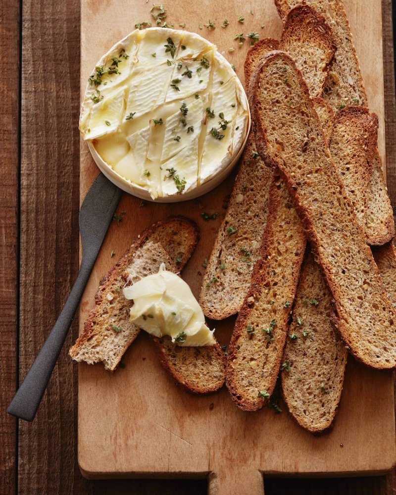 Камамбер с гренками