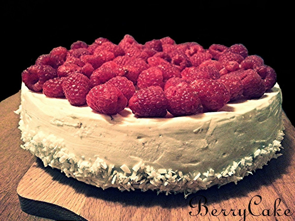 Творожный торт с ягодами. Ягодный тарт с сырным кремом. Торт с сырным кремом. Торт с ягодами и творожным кремом.