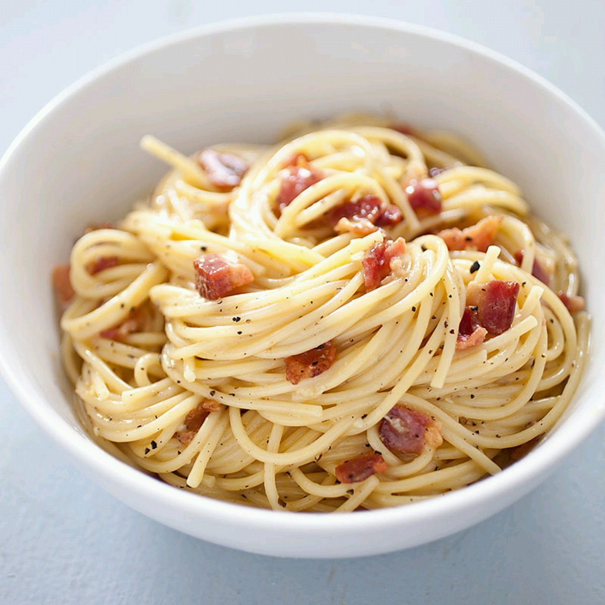 Как выглядит спагетти. Спагетти карбонара. Итальянская паста карбонара. Макароны для пасты карбонара. Паста казаречче карбонара.
