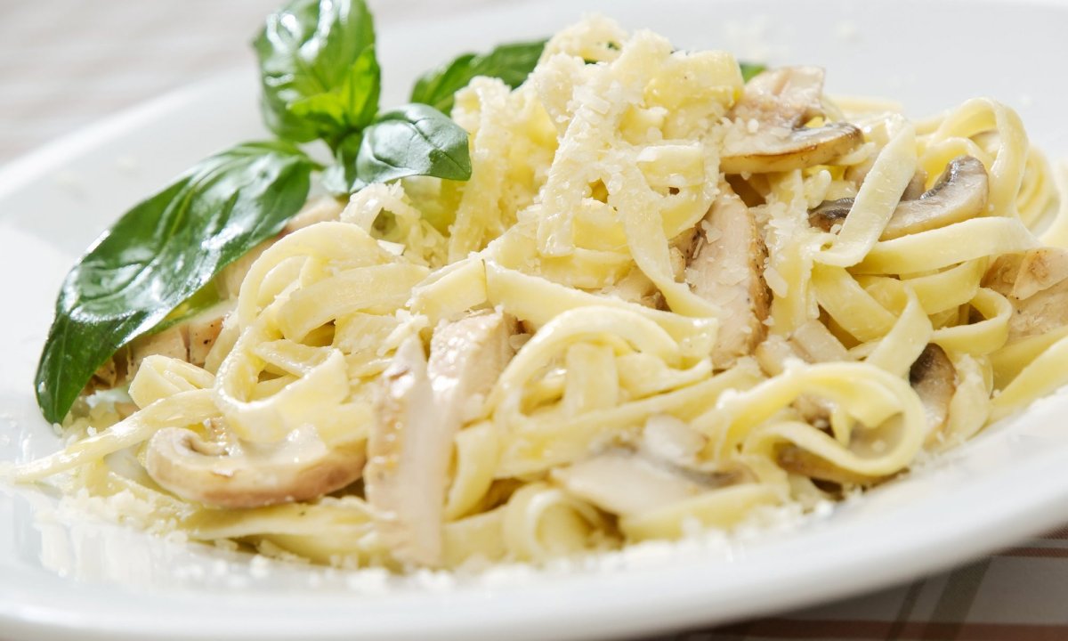 Фетучини с индейкой в сливочном