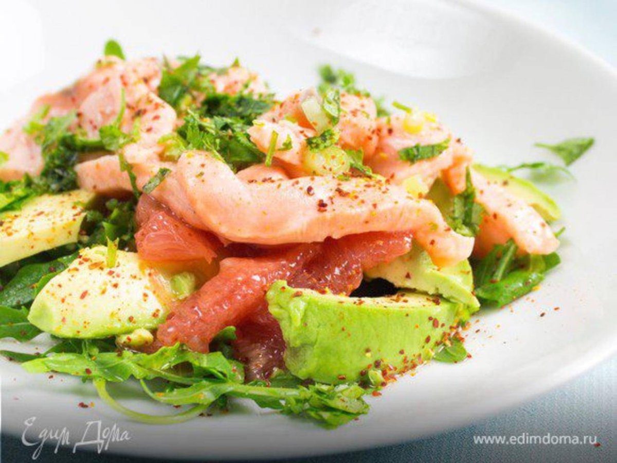 Севиче с лососем и авокадо
