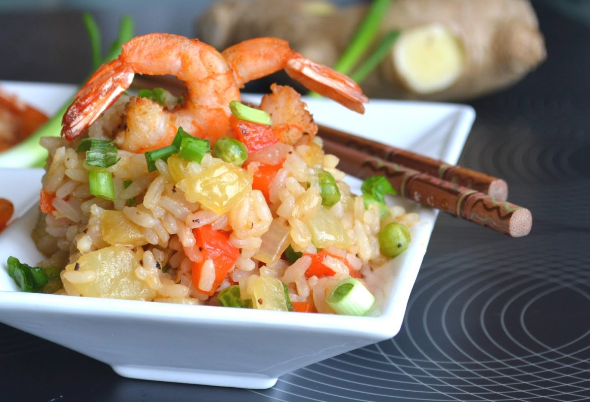 Рис с креветками и овощами по-тайски