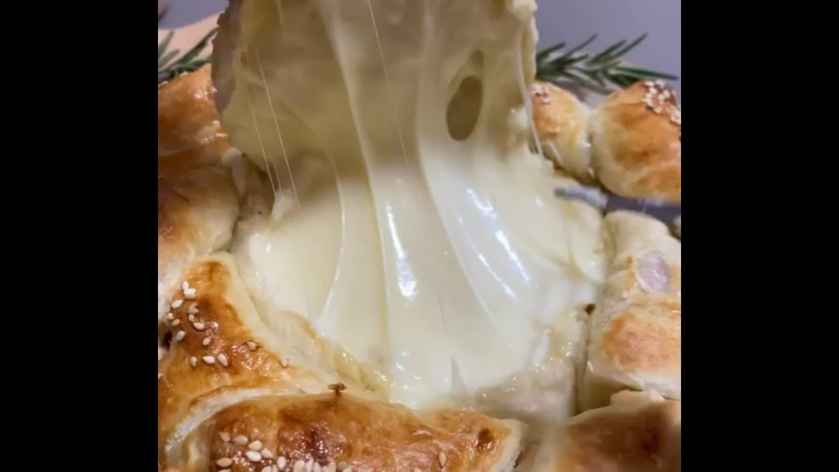 Запеченный сыр камамбер