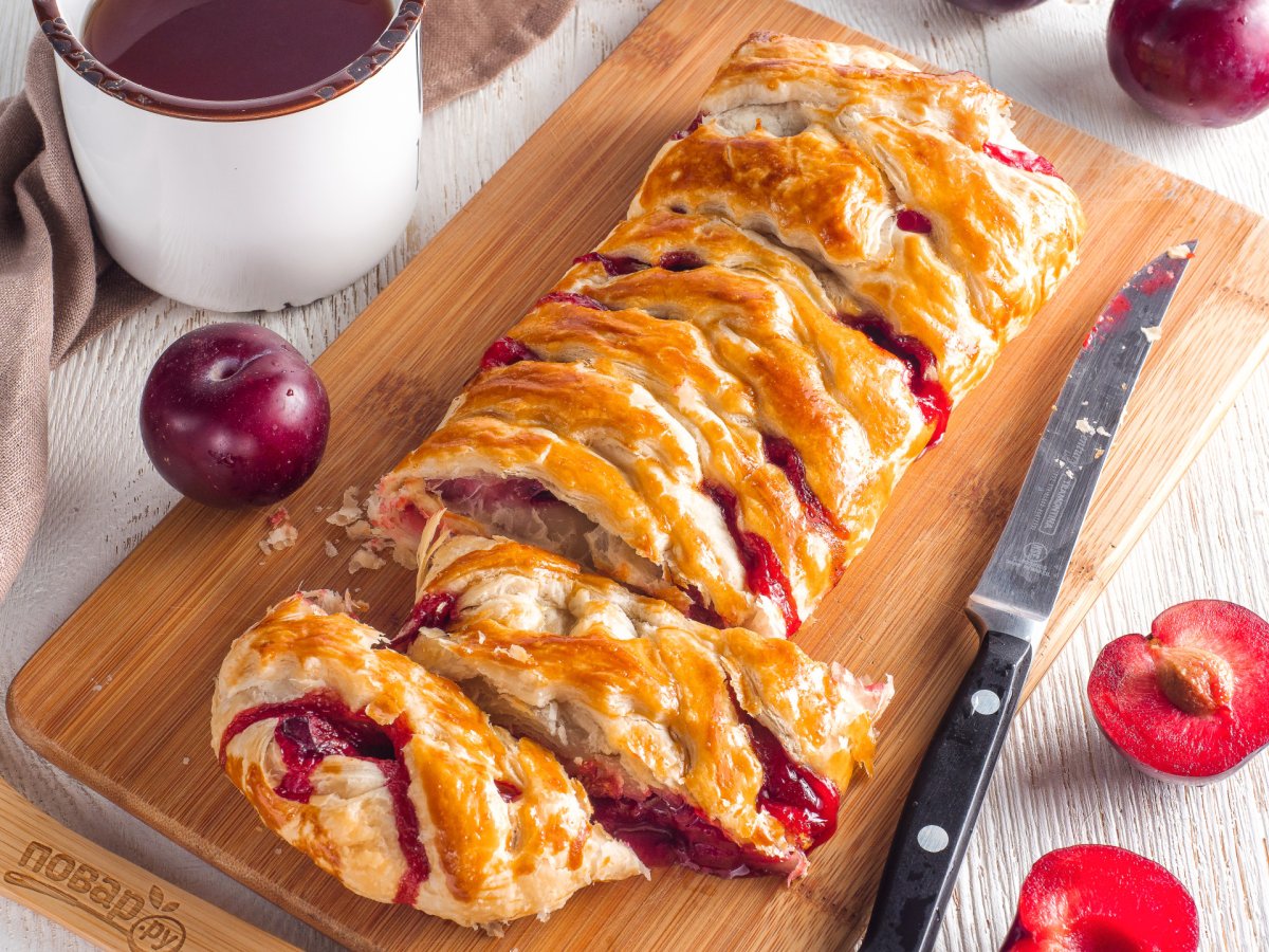 Пирог из слоеного теста