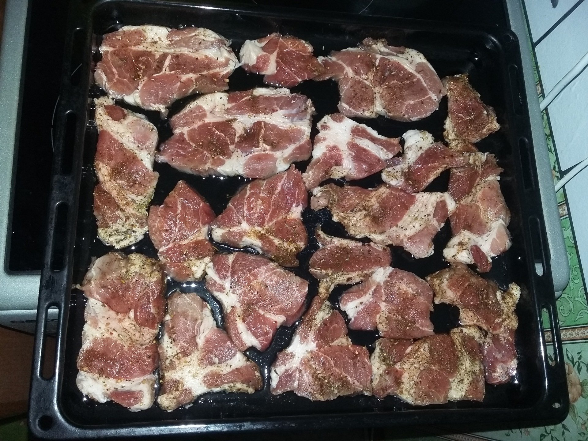 Приготовление шашлыка из свинины в духовке. Мясо в духовке. Мясо на Протвине. Мясо кусочками в духовке. Мясо на Протвине в духовке.
