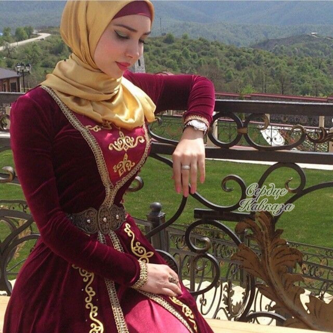Чеченский костюм женский