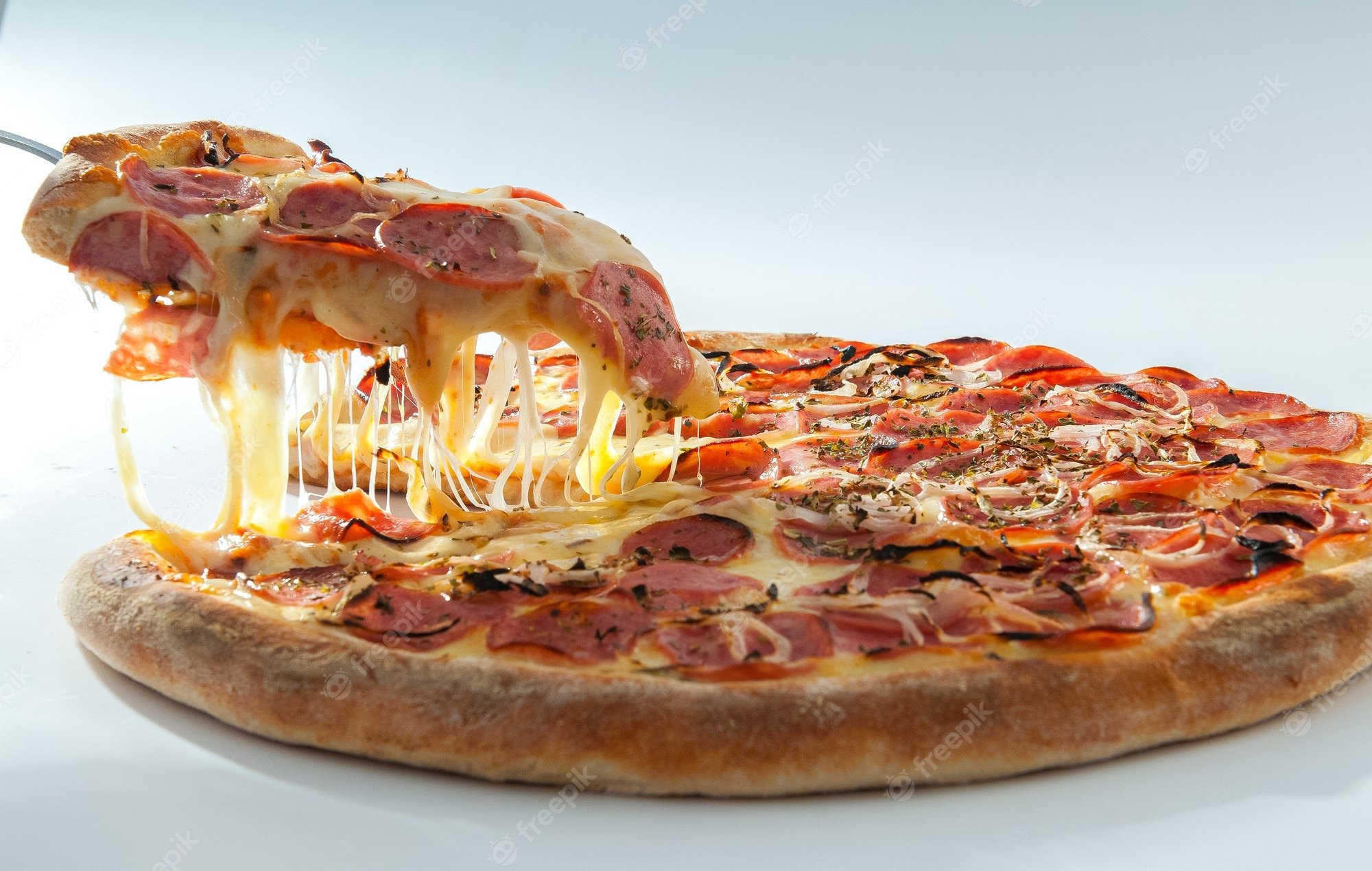 я хочу пиццу наполовину с беконом и сосисками и наполовину с пепперони и ветчиной фото 8