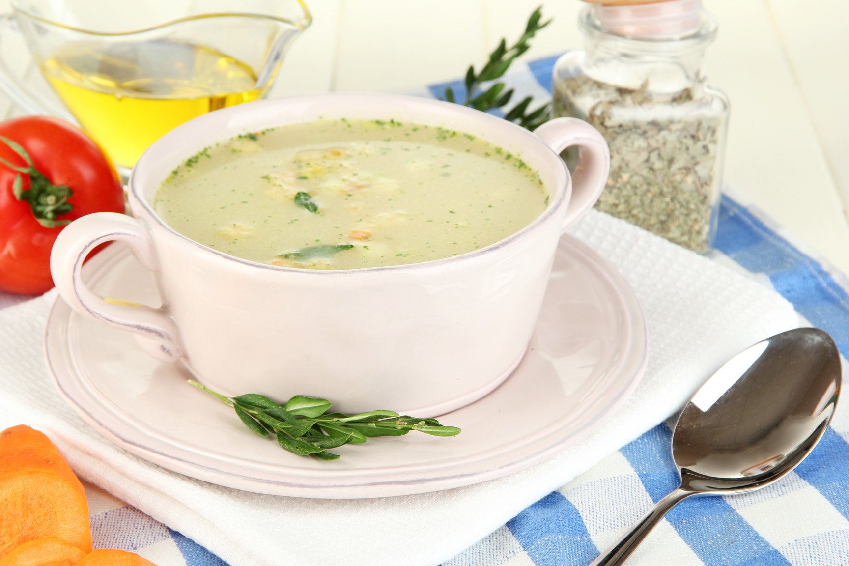 Диетический суп рецепт при гастрите. Суп на столе. Супы при гастрите. Суп для гастритников. Lahana суп.