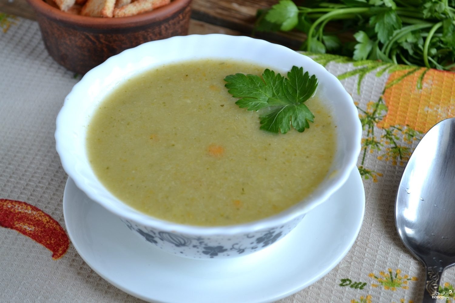 Суп из разных овощей. Суп пюре из капусты белокочанной. Крем суп из капусты белокочанной. Суп пюре из брокколи. Протертый овощной суп.