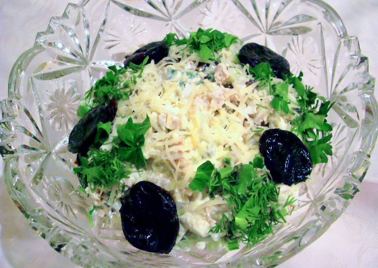 Салат с черносливом пошаговый