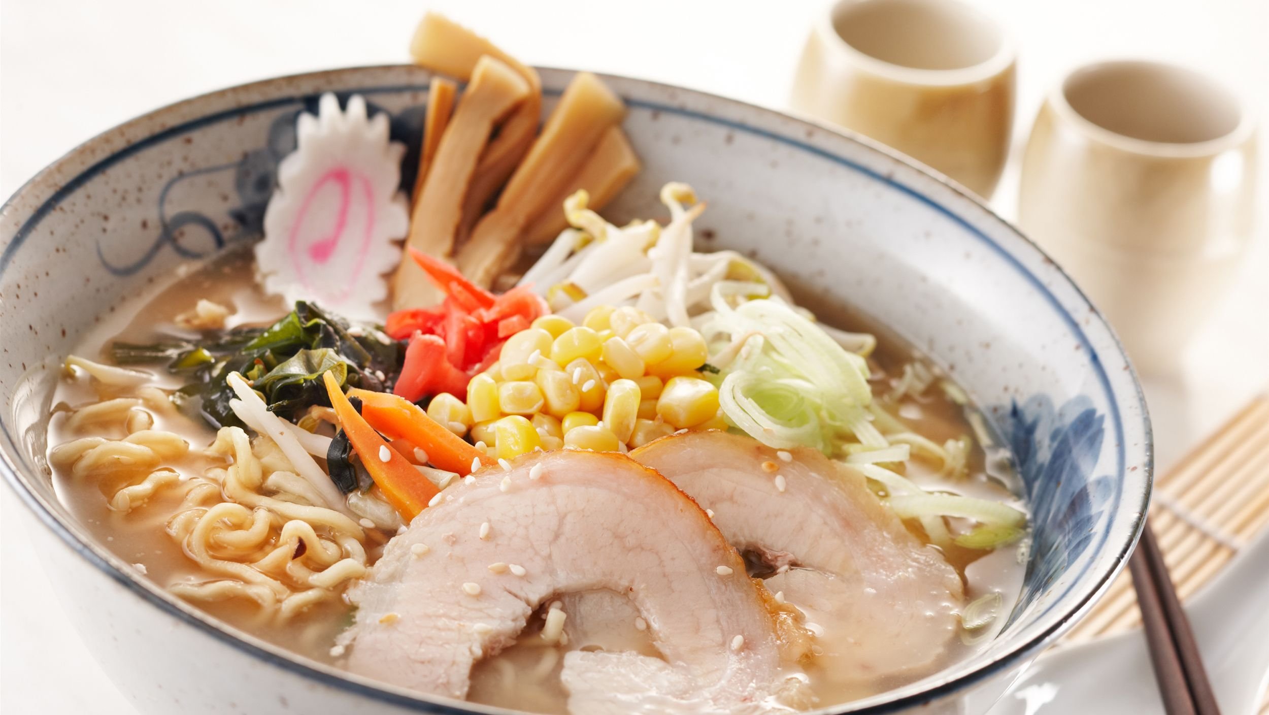 Суп на завтрак у японцев 4 буквы. Рамен. Менма рамен. Хотто рамен. Корейский суп рамен.