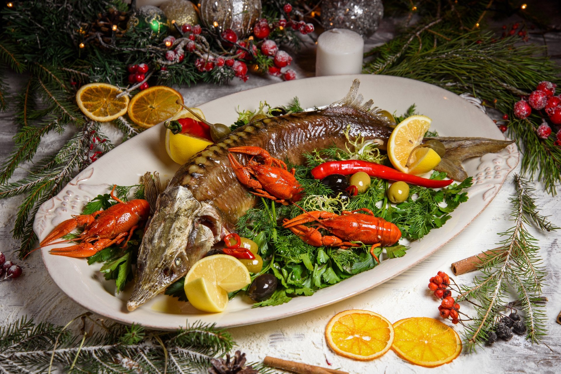 Блюда из рыбы на столе. Новогодний стол. Новогодние блюда. Рыба на новогодний стол. Новогодний рыбный стол.
