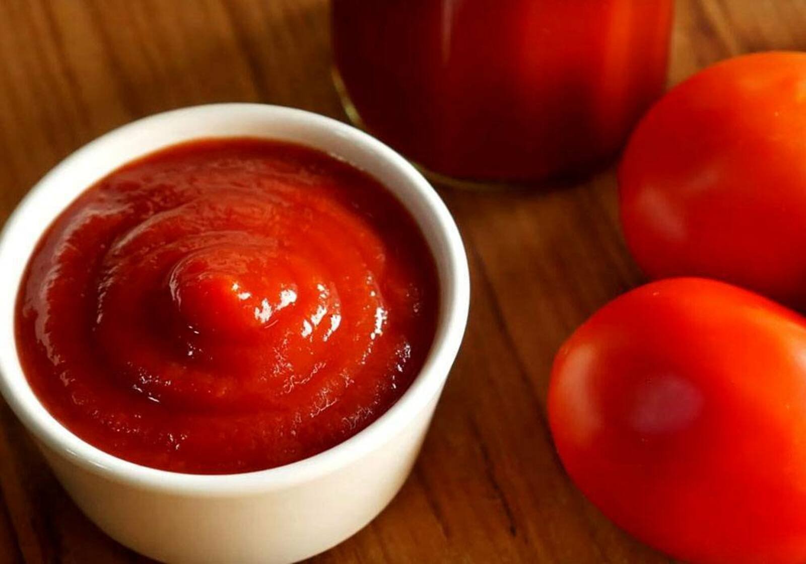 Вкусный рецепт томатного соуса. Сливовый кетчуп. Кетчуп из помидоров. Томатно яблочный соус. Домашний кетчуп из помидор на зиму.