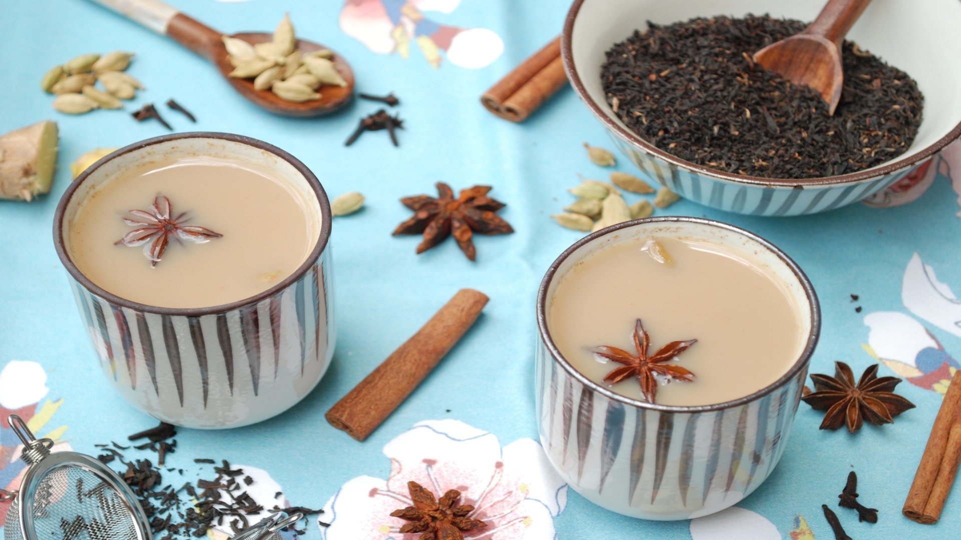 Масал чай как приготовить. Масала Индия. Масала чай Индия. Чай индийский "масала". Голубая масала чай.