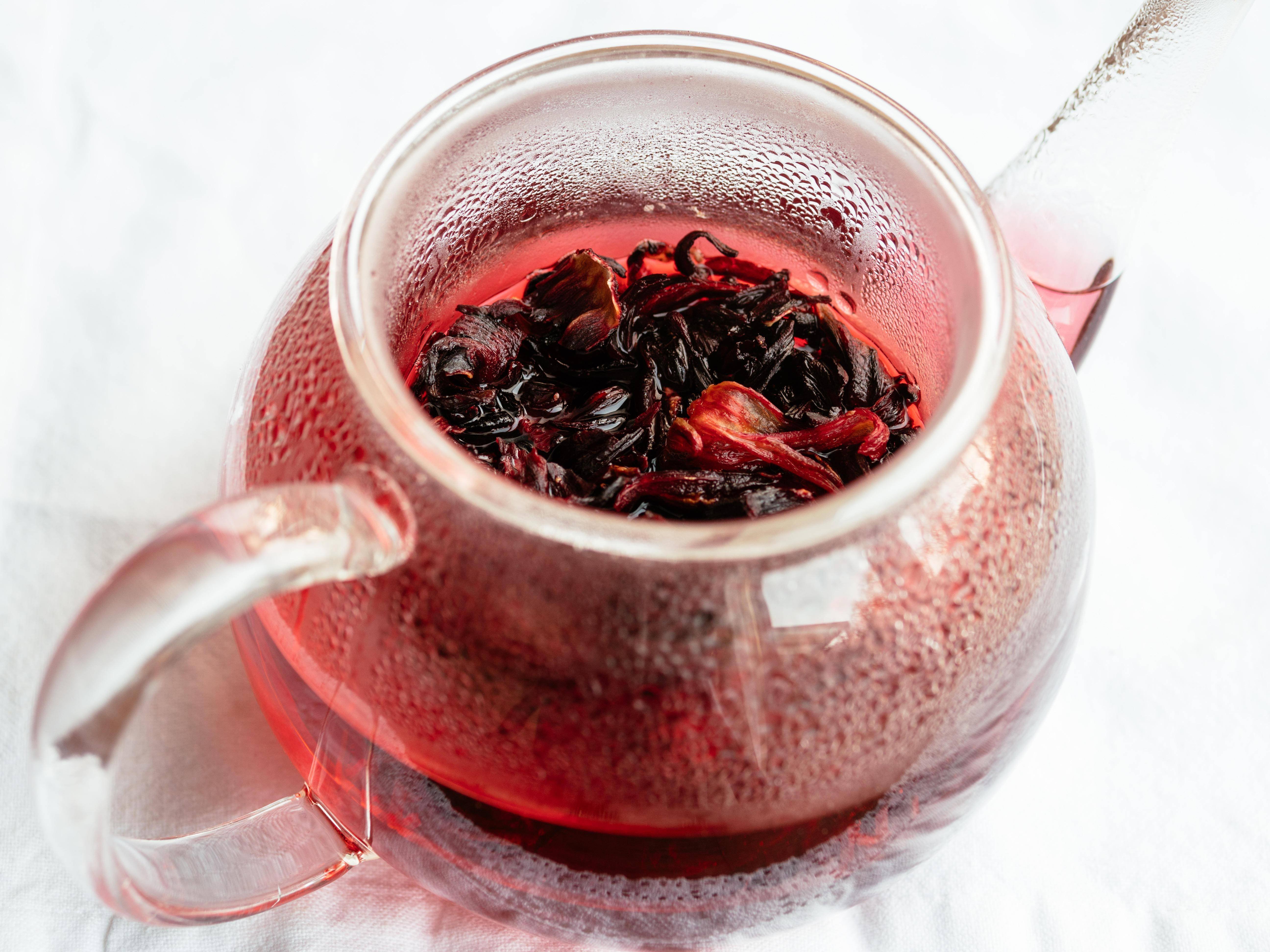 Каркаде как заваривать и пить. Каркаде (гибискус). Чай "каркаде". Красный чай каркаде.