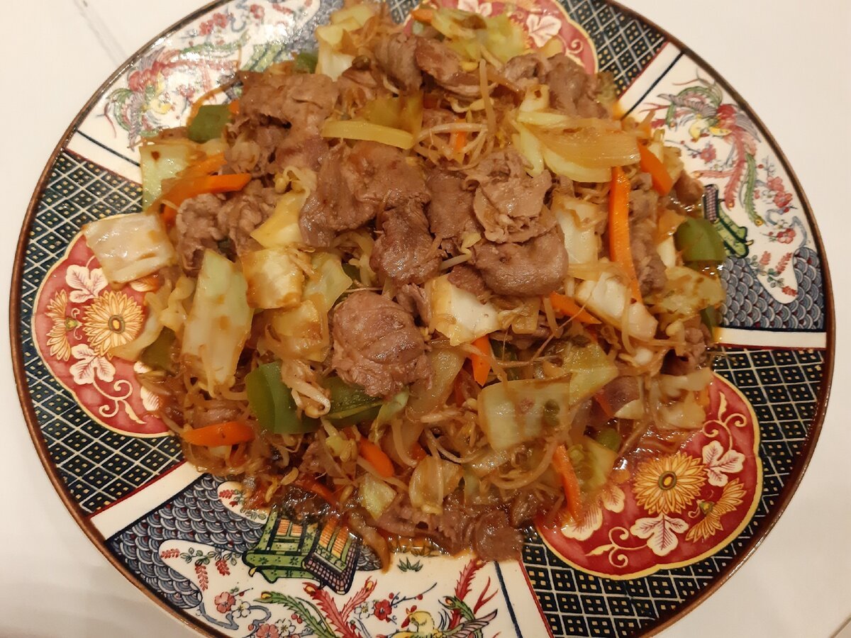 Блюдо хана. Монгольские блюда. Хорхог монгольское блюдо. Обед Чингисхана.