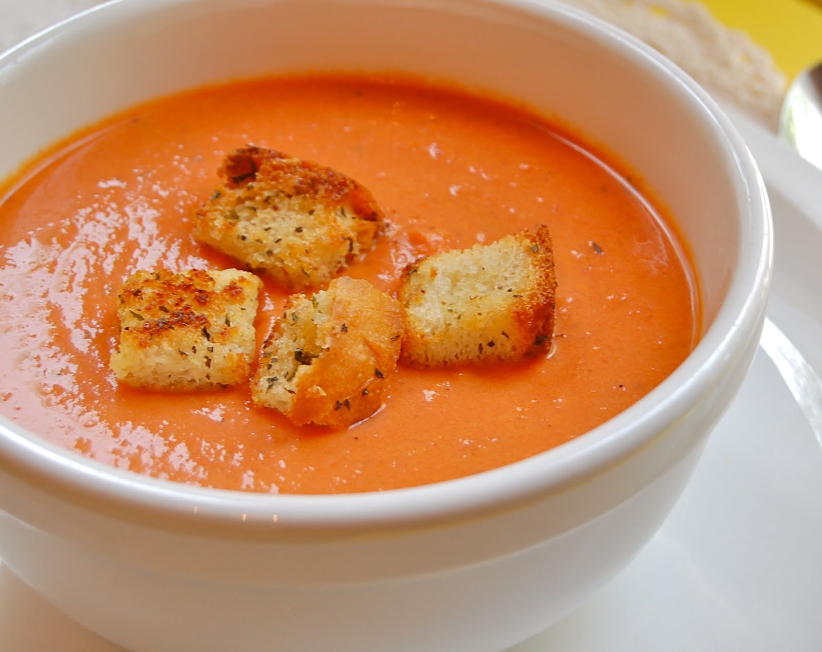 Суп биск из креветок. Томатный Биск. Биск суп томатный. Томатный суп пюре. Французский томатный суп.