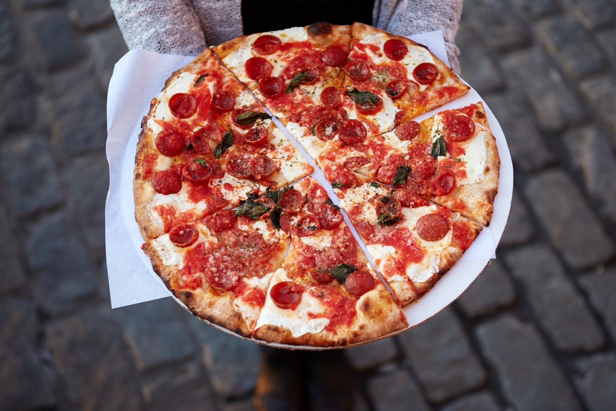 я хочу половину от четырех пицц пепперони хорошая пицца отличная фото 6