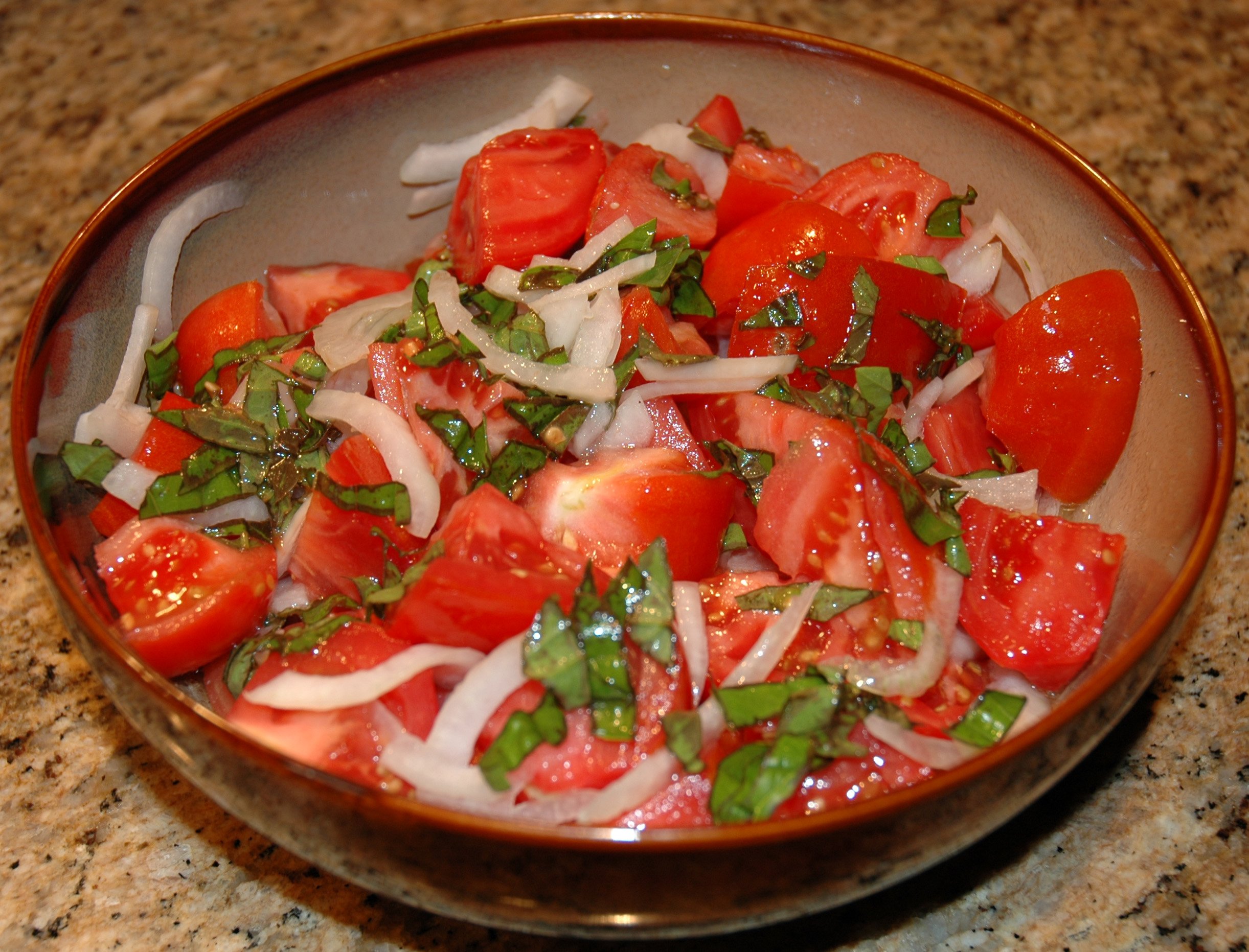 Очень вкусные салаты с помидорами