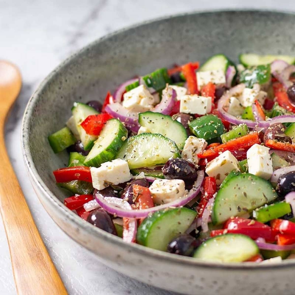 Салат без овощей рецепт. Овощной салат. Мелкий овощной салат. Классический салат из овощей. Греческий салат.