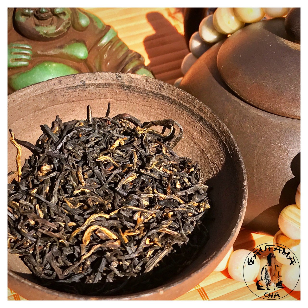 Золотой китайский чай. Золотая обезьяна (Цзинь Хоу). Чай элитный черная обезьяна. Золото Руанды чай. Китайский чай в золотистой фольге.