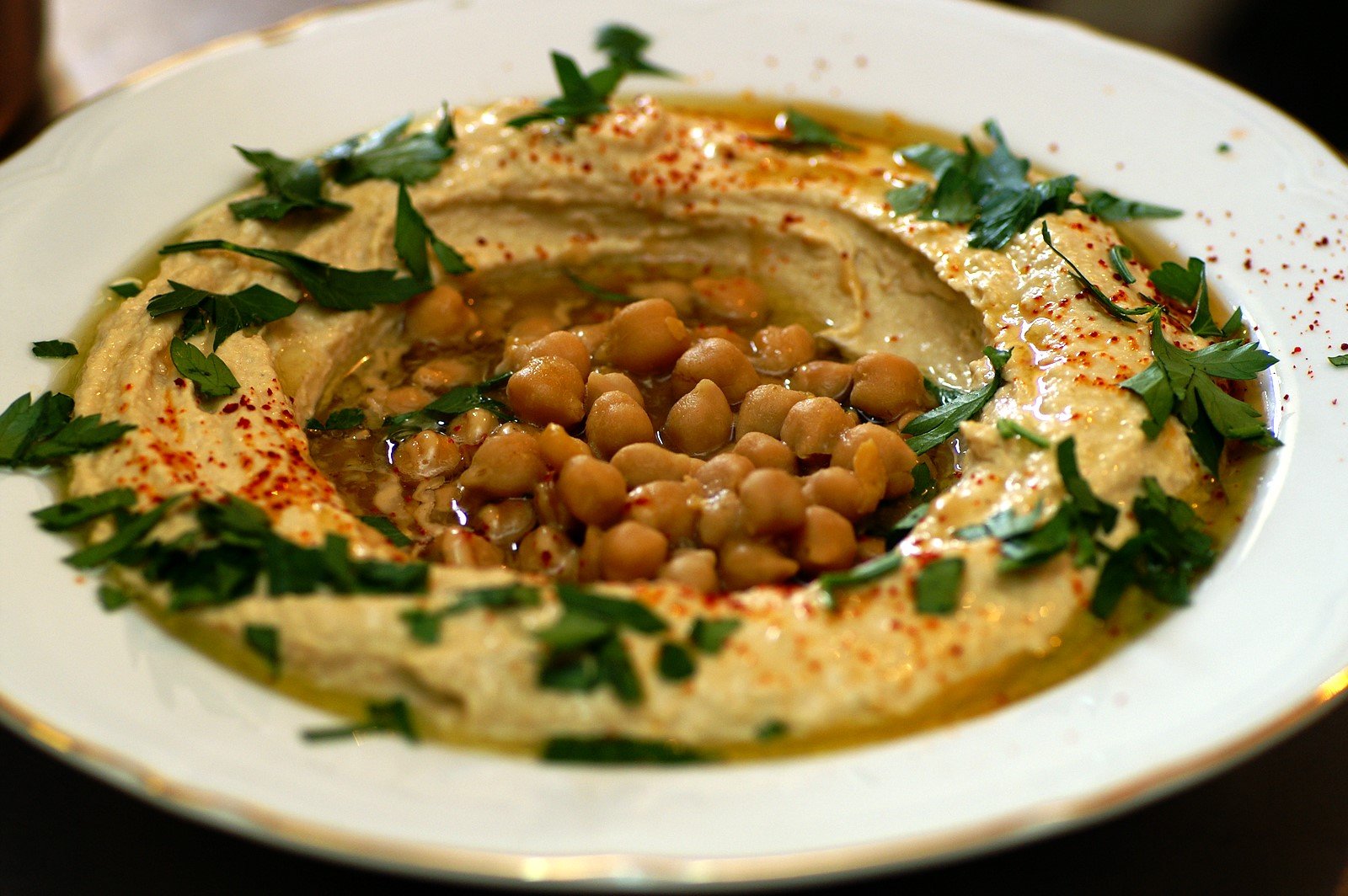 Еда у иудеев. Национальное блюдо Израиля хумус. Еврейская кухня хумус. Турецкий хумус. Хумус израильская кухня.