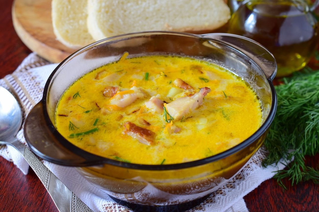Курица плавленый сыр. Сырный суп с копченой курицей. Сырный суп с копченой курицей и плавленным сыром. Суп с копченой курицей и плавленным сыром. Суп Романо сырный.