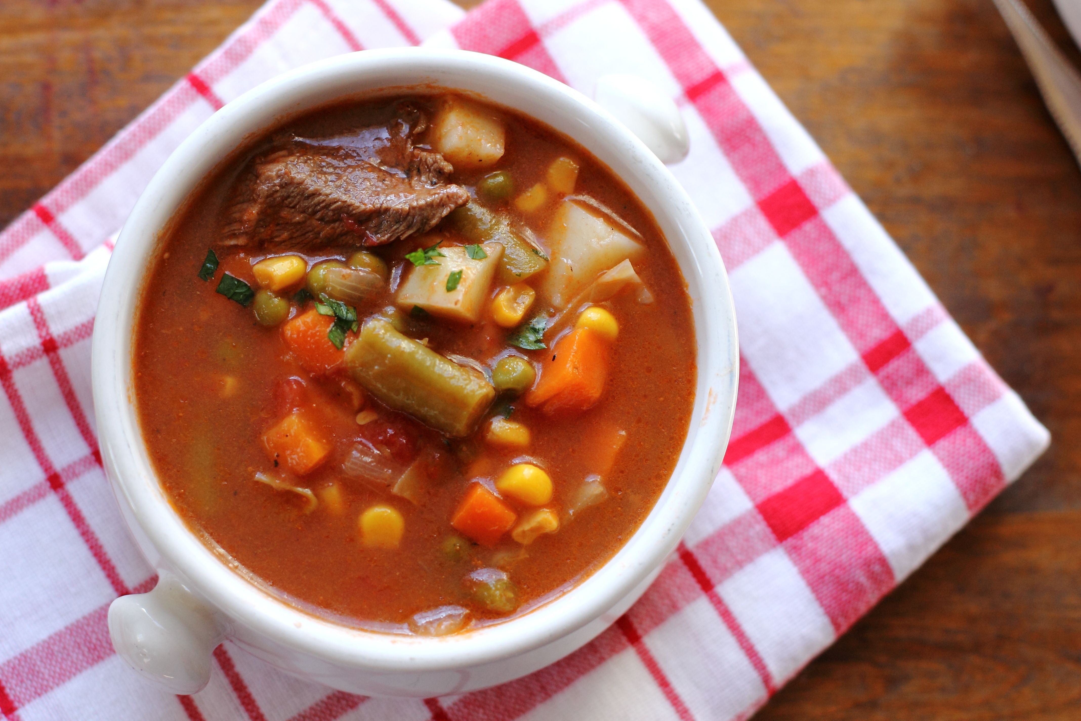 Простой суп мясо картошка. Наваристый суп. Мясной суп. Суп с мясом и овощами. Наваристые супы с мясом.