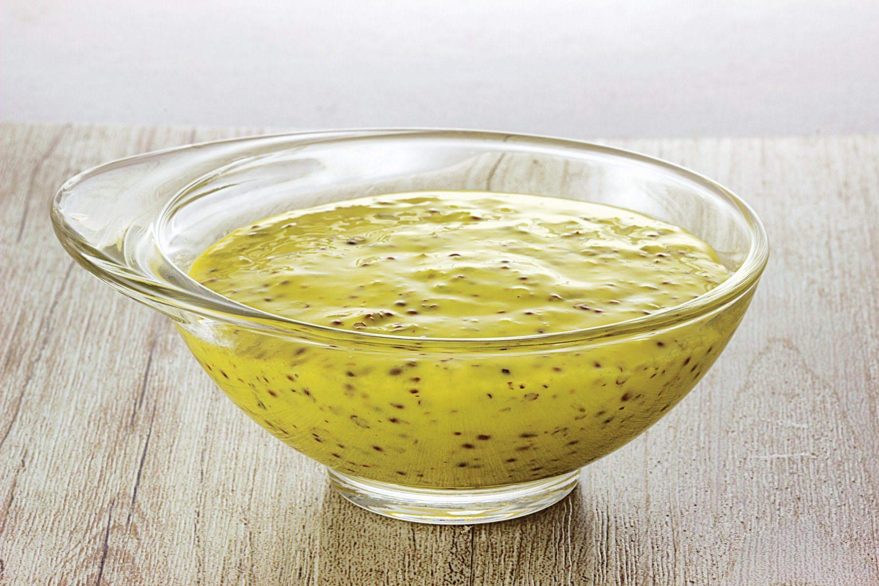 Заправка для салата горчица оливковое масло. Соус. Горчичный соус. Соус горчица с медом. Сметанно горчичный соус.