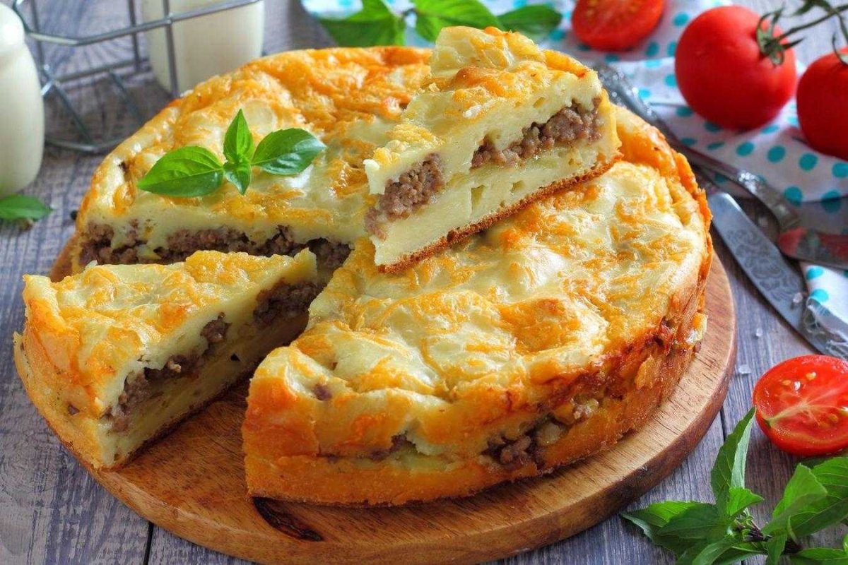 Песочный пирог с картошкой и фаршем