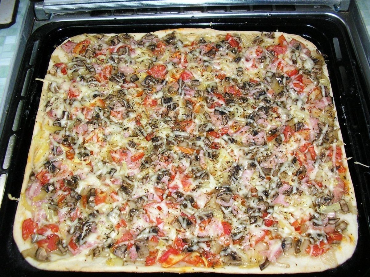 сколько нужно готовить пиццу в домашней духовке фото 117