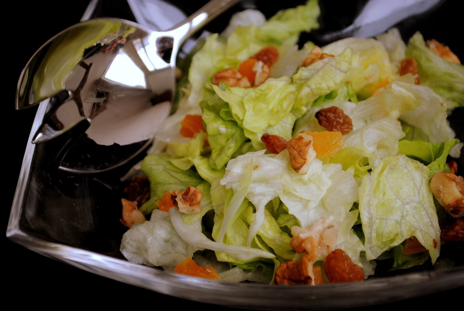Овощной салат с салатом айсберг
